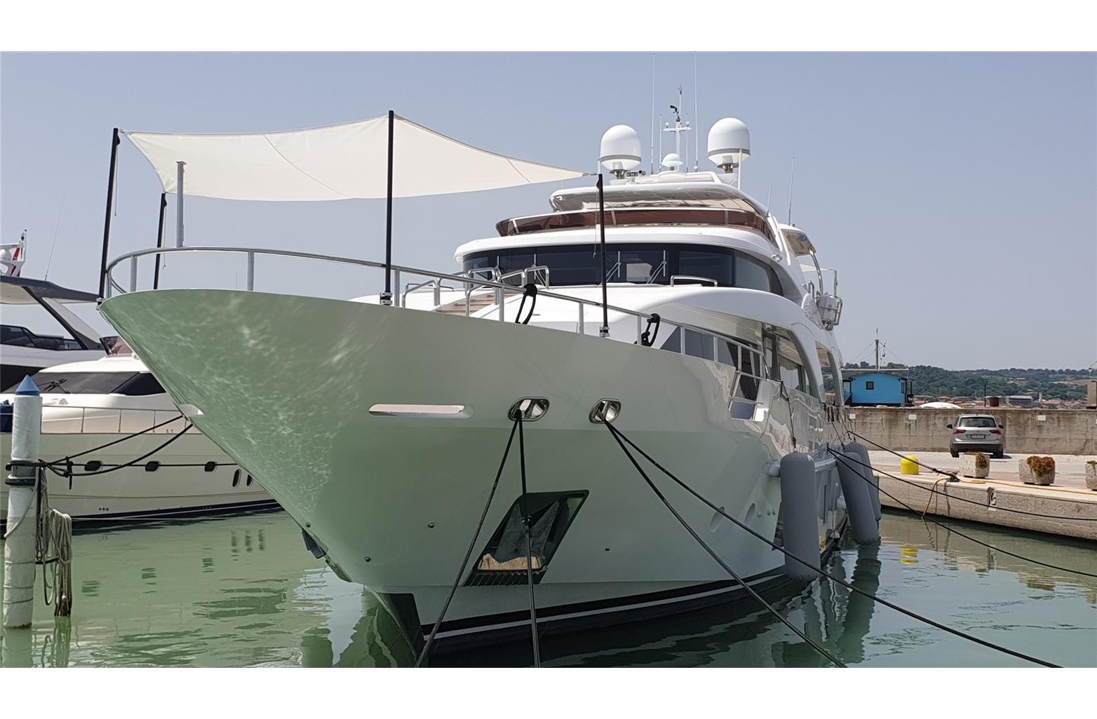Benetti Delfino 93 2