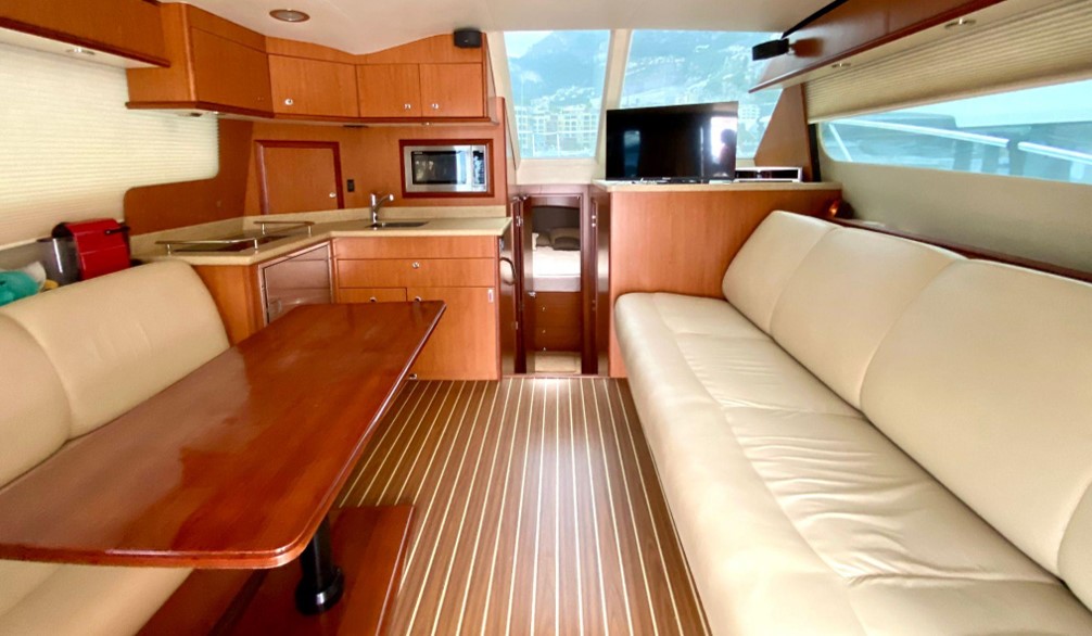 LUHRS 35 7